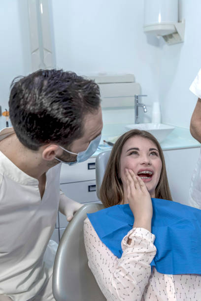 Best Dentist for Tooth Abscess  in Fort Bragg, CA