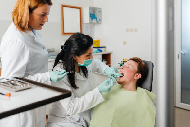 Best Dentist for Tooth Abscess  in Fort Bragg, CA